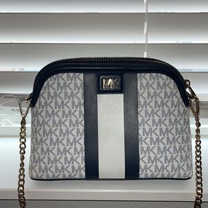Michael Kors side purse